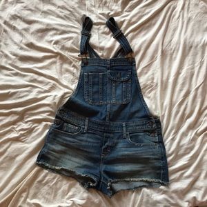 Short overalls